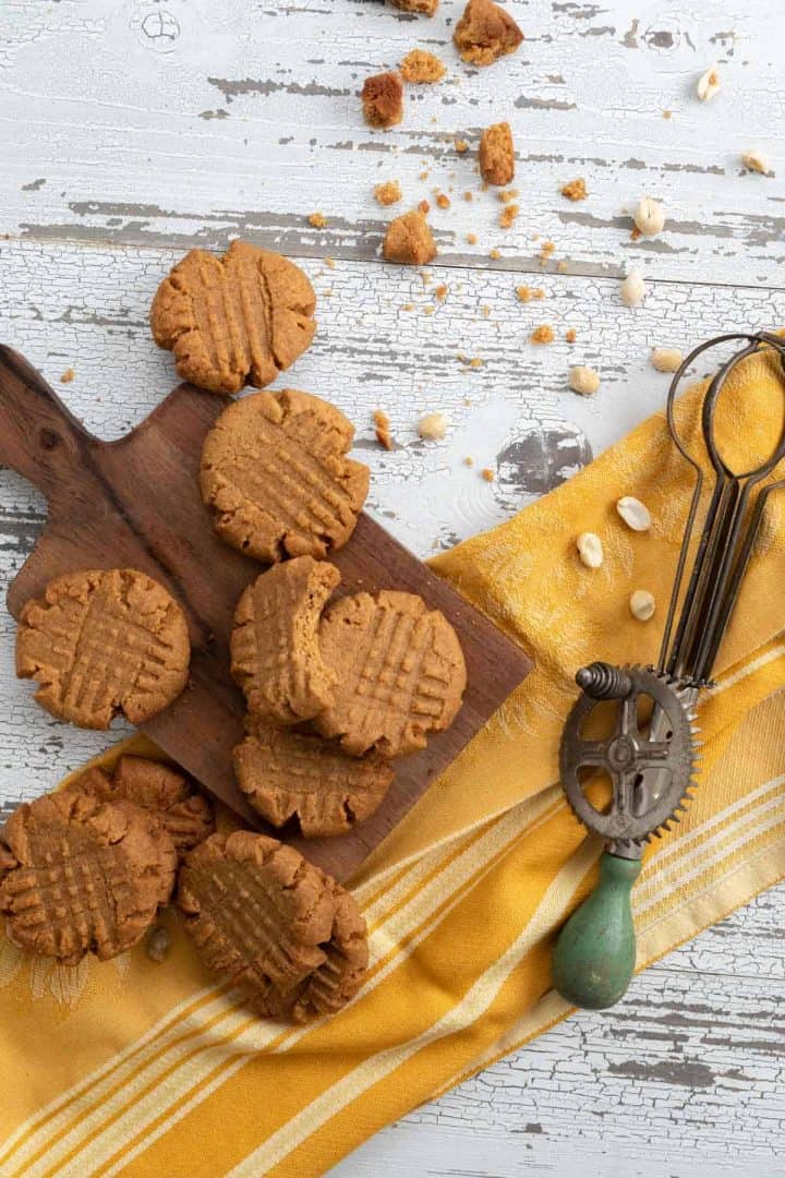 Over the head wide shot of peanut butter cookies.