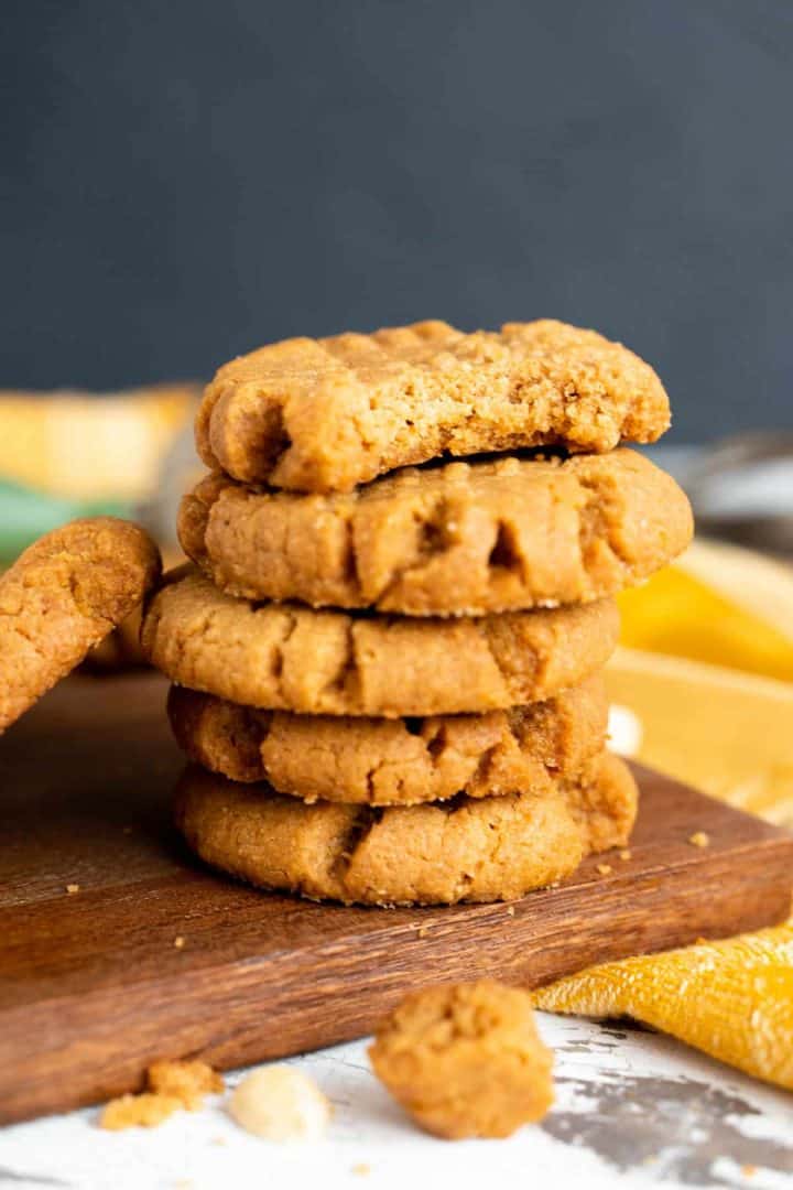 Close up shot of the peanut butter cookies.