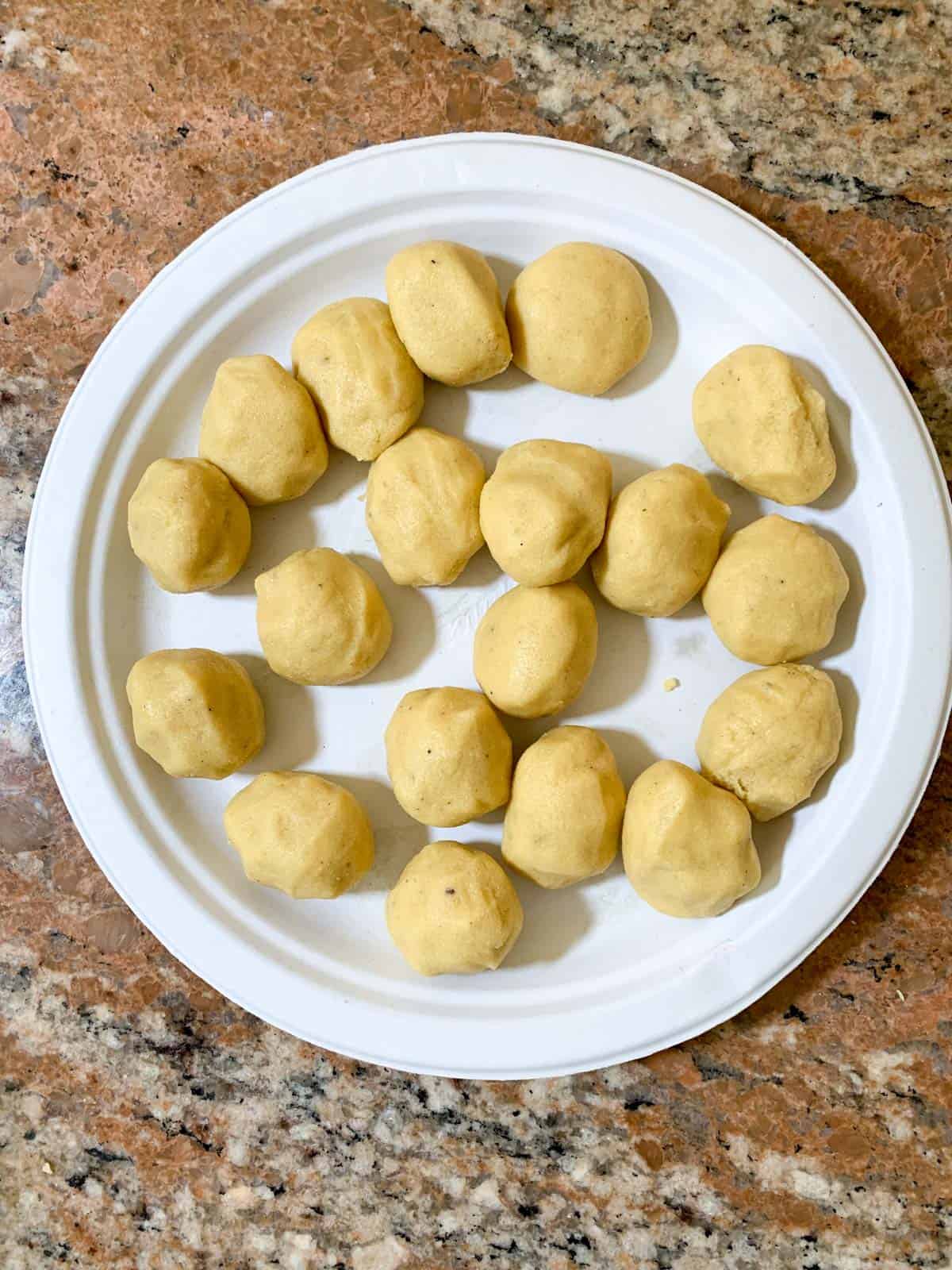 weight each dough ball to 30 grams for nankhatai cookies.